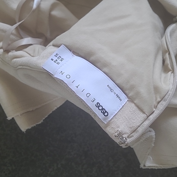 ASOS EDITION SCULPTURAL RUFFLE BACKLESS DRESS - Picture 7 of 8